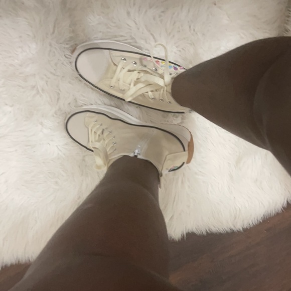 Summer high tops with colorful studs..cute 🥰 shoe - Picture 4 of 7